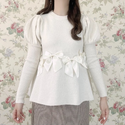 レディース　リボン使いパフスリーブニットプルオーバー(maki)