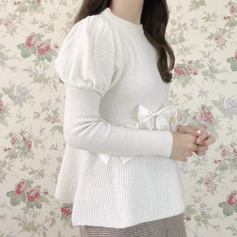 レディース　リボン使いパフスリーブニットプルオーバー(maki)