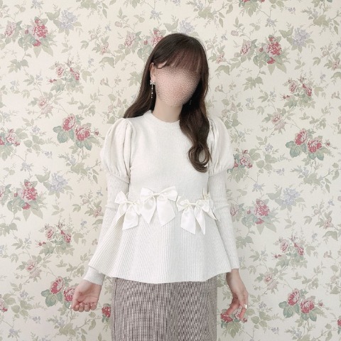 レディース　リボン使いパフスリーブニットプルオーバー(maki)