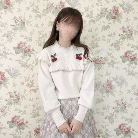 レディース　ダイヤ柄ケーブル編み サクランボニットプルオーバー(maki)