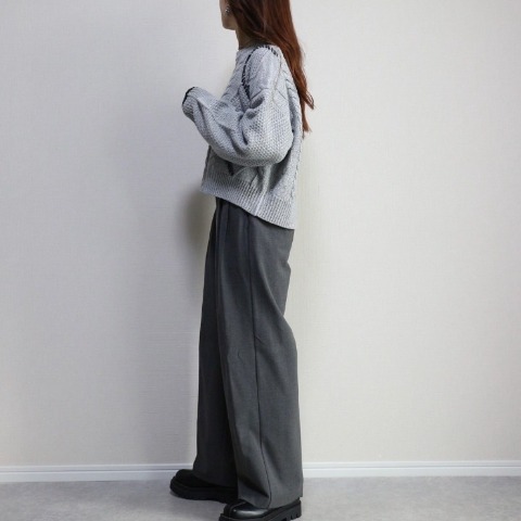 レディース　ステッチ使いケーブル柄ニットプルオーバー（pen）