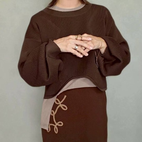 レディース　ショート丈ニットプルオーバー（ちゃな）