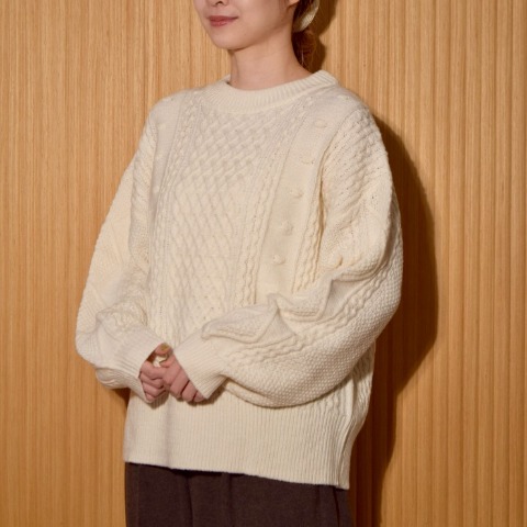 レディース　ケーブル編みポコポコニットプルオーバー（ちょこび）