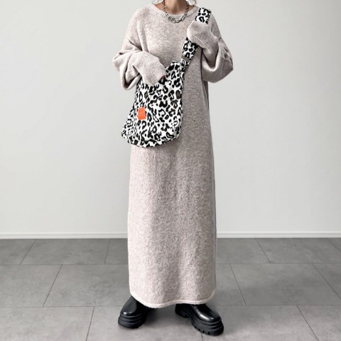 レディース　ニットワンピース（yumi）