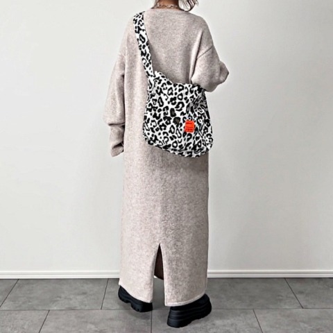 レディース　ニットワンピース（yumi）