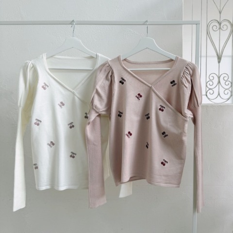 レディース　サクランボ刺繍ニットプルオーバー(maki)