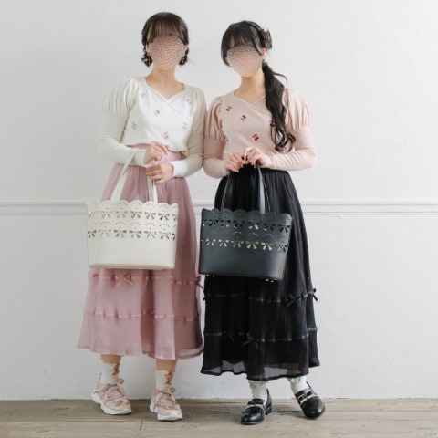 レディース　サクランボ刺繍ニットプルオーバー(maki)