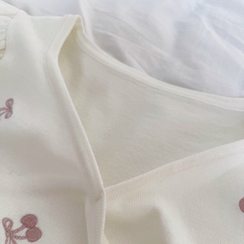 レディース　サクランボ刺繍ニットプルオーバー(maki)