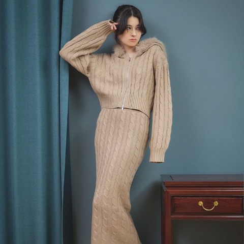 レディース　ファー×ケーブル編みジップニットパーカー（2PINK）