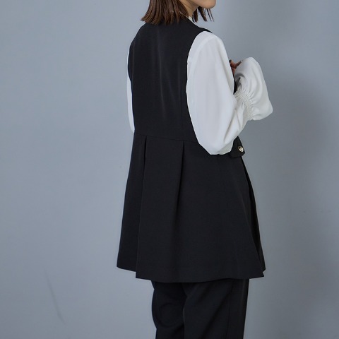 レディース　ジレ（田中里奈）