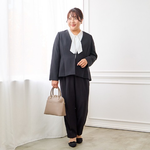 レディース　スーツ（Hina）