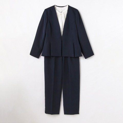 レディース　スーツ（Hina）