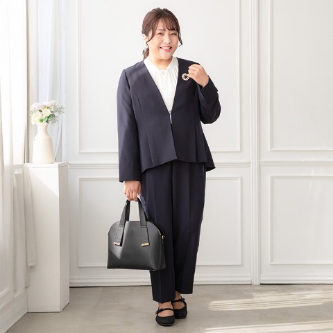 レディース　スーツ（Hina）