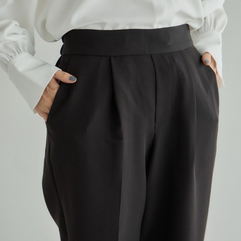 レディース　パンツ（田中里奈）