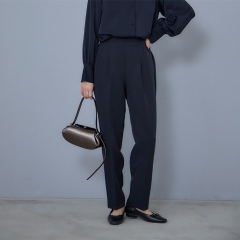 レディース　パンツ（田中里奈）