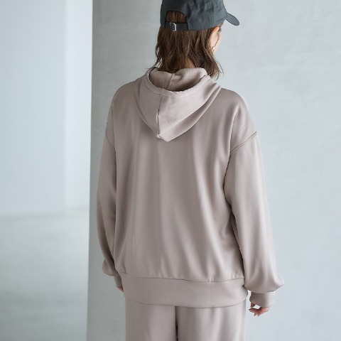 レディース　パーカ（田中里奈／FIBER HEAT ACTIVE）