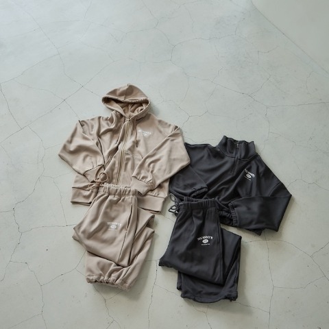 レディース　パーカ（田中里奈／FIBER HEAT ACTIVE）