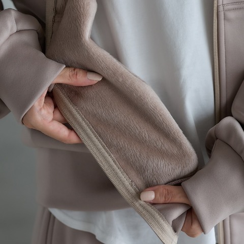 レディース　パーカ（田中里奈／FIBER HEAT ACTIVE）