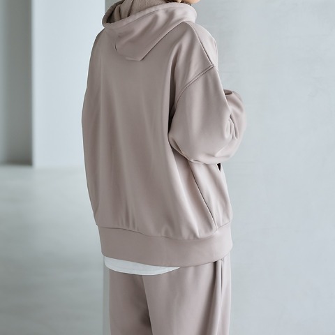 レディース　パーカ（田中里奈／FIBER HEAT ACTIVE）