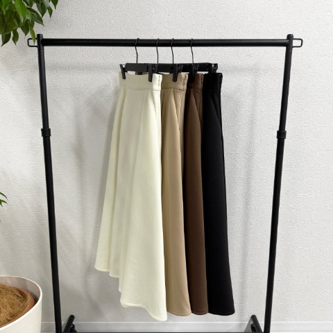 レディース　フレアスカート（西山茉希）