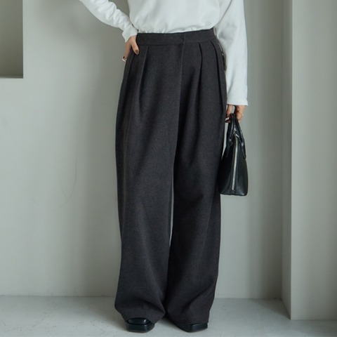 レディース　ワイドパンツ(田中里奈）