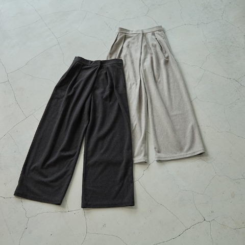 レディース　ワイドパンツ(田中里奈）