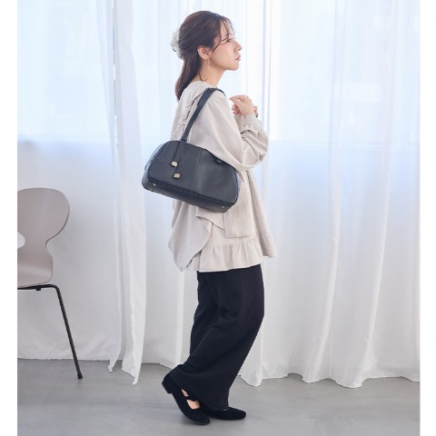 レディース　ストレートパンツ（yumi)
