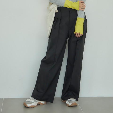 レディース　ワイドパンツ（田中里奈）