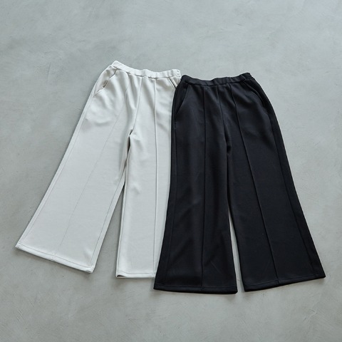 レディース　フレアパンツ（田中里奈）