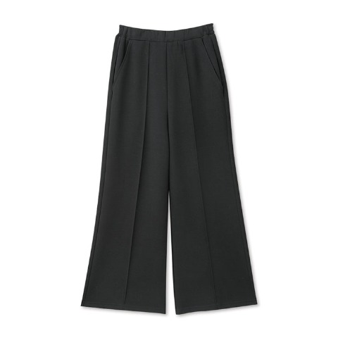 レディース　フレアパンツ（田中里奈）