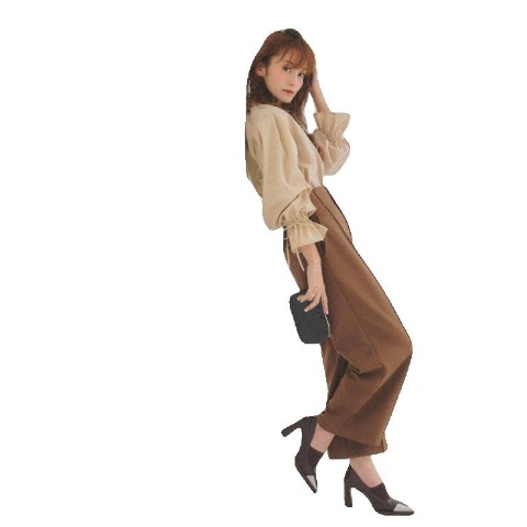 レディース　ストレートパンツ（西山茉希）