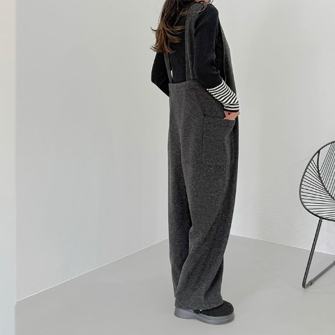 レディース　サロペットパンツ （ぷーさん）