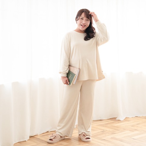 レディース　トレーナー（ホカロン×Hina）