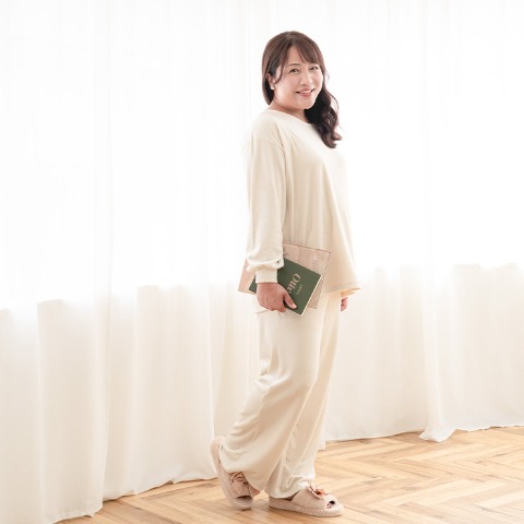 レディース　トレーナー（ホカロン×Hina）