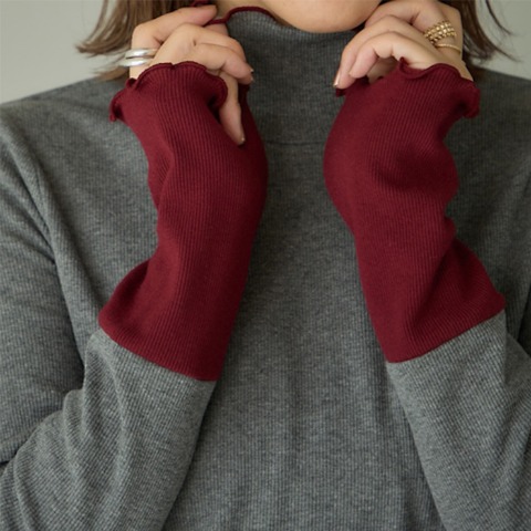 レディース　袖配色プルオーバー（田中里奈）