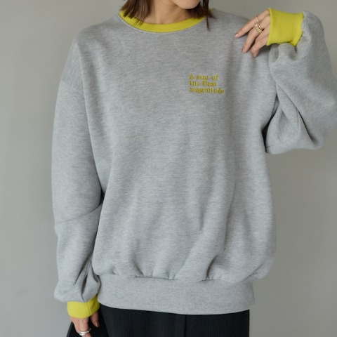 レディース　配色トレーナー（田中里奈）