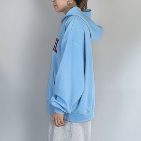 レディース　刺繍ロゴダンボールプルオーバー（NATSUMI）