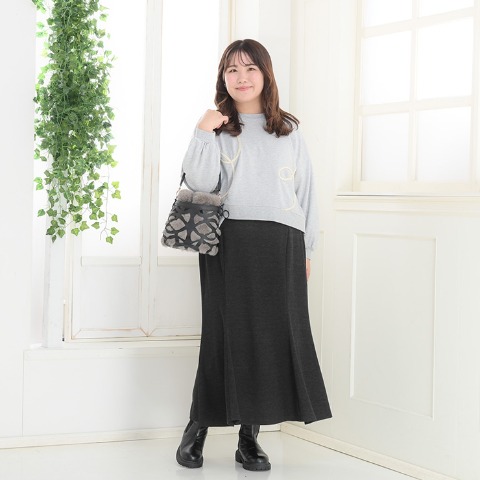 レディース　刺繍プルオーバー（Komachi）