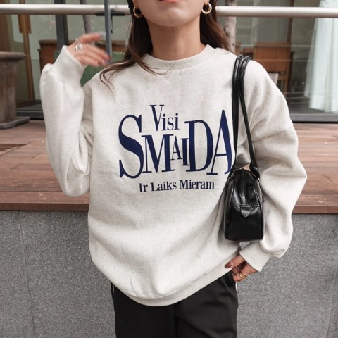 レディース　配色ロゴオーバーサイズプルオーバー（YUI）