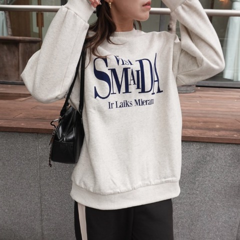 レディース　配色ロゴオーバーサイズプルオーバー（YUI）