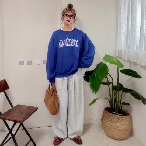 レディース　刺繍ロゴプルオーバー（NON）