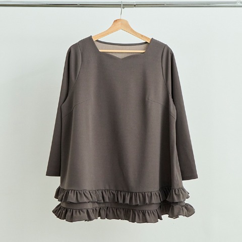 レディース　裾フリルプルオーバー（ななえ）