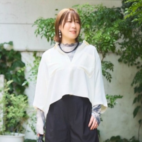 レディース　胸ポケットシャツ　（おかだゆり)