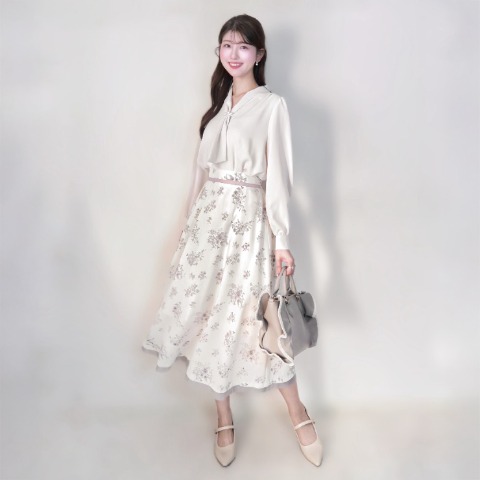 レディース　ボウタイブラウス（門脇伶奈）