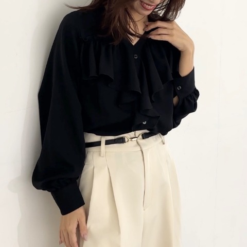 レディース　ラッフルブラウス(chihiro)