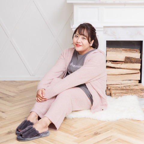 レディース　パーカー（ホカロン×Hina）