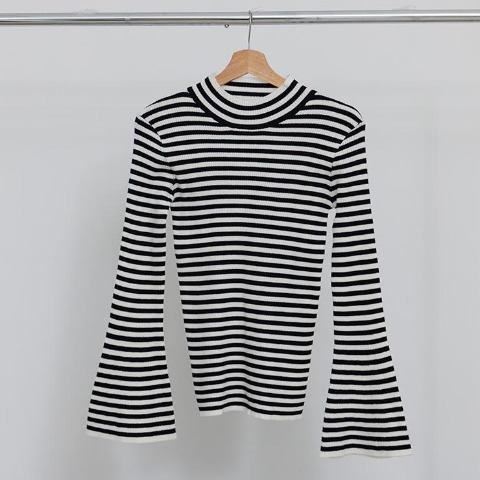 レディース　袖フレアニットプルオーバー（らむちゃん）