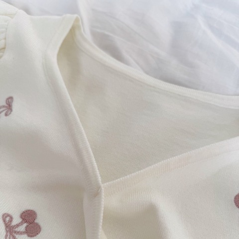 レディース　サクランボ刺繍ニットプルオーバー(maki)