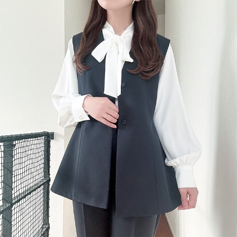 レディース　ベルト付きペプラムジレ（ririka)