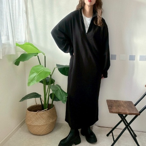 レディース　ハーフジップワンピース（NON）